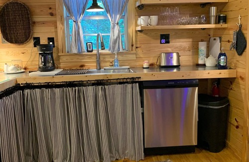 Pleasure Point Cottage | New! Water front lake cabin: totally updated with a private mountain lodge vibe!