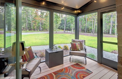 Chapel Hill House | Newly built Contemporary 10 min to UNC, Malls, I-40, Close to Jordan Lake