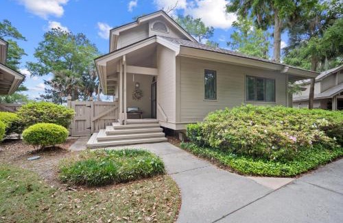 Dataw Island Villa | Newly Listed Bluff Villa with Creek and Golf Course Views