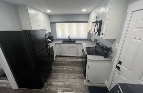 Topeka House | Newly remodeled 3br/1ba home~SW Topeka location~Sleeps 6