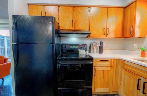 Lawrence Apartment | Newly Remodeled Apt + W/D/Minutes from Arrowhead Stadium