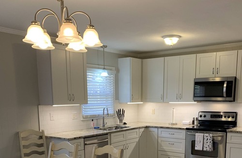 Zebulon Cottage | Newly remodeled! convenient to shopping and restaurants..