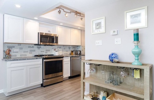 Wrightsville Beach Condo | Newly remodeled oceanfront condo in Station One!