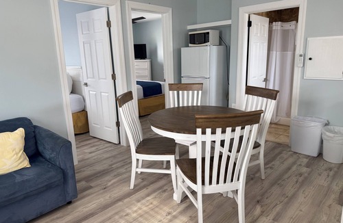 Wildwood Crest Apartment | NEWLY RENNOVATED 2 Bedrooms 1 Bath Located Across The Street From The Beach!