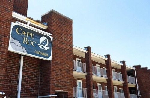 Admiral Estates Condo | Newly renovated 1 bedroom 1 bath Condo!