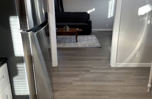 Lincoln House | Newly Renovated 2 Bed 2 Bath Home