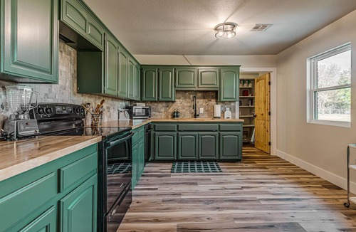 Owasso House | Newly Renovated 3-bedroom 2-Bath house with AC in Owasso close to everything!