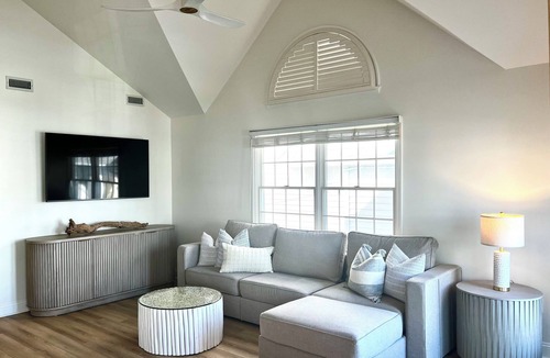 Gold Coast House | Newly Renovated 3BR/2BA, Second Floor Home at 23rd & Asbury