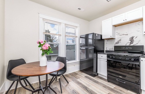 Dubuque Apartment | Newly-Renovated Apt DQB Center