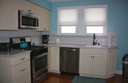 North End House | Newly Renovated Bungalow Close to the Bay and the Boardwalk (NOT FOR SENIOR WK)