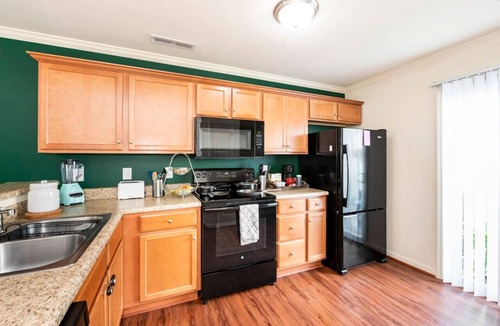 Hubert House | Newly Renovated-Central Jacksonville/Lejeune/Beach