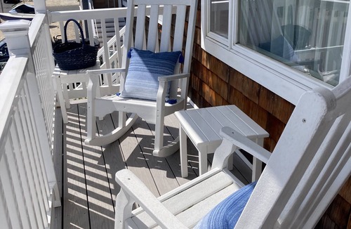 North Beach Haven Cottage | Newly Renovated Cozy Beach Cottage in desirable Brant Beach