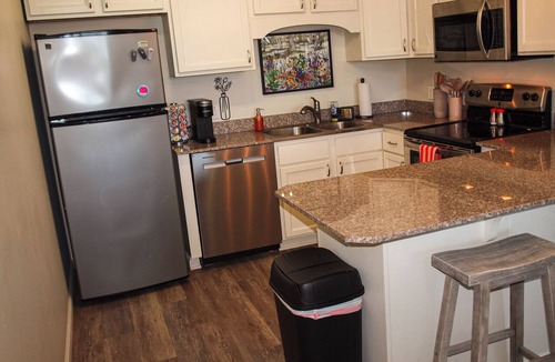 Midtown Crossing Condo | Newly Renovated Cozy Condo in Midtown Crossing