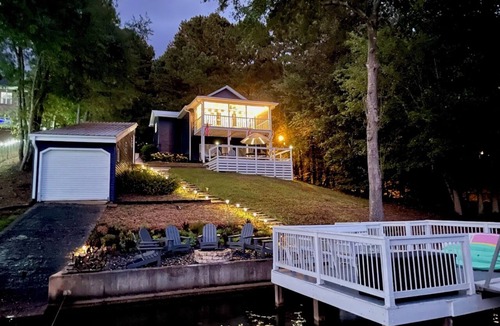Wedowee House | Newly Renovated- Scenic Stays-Lake Front, Fire Pit, Private Dock. Sleeps 8