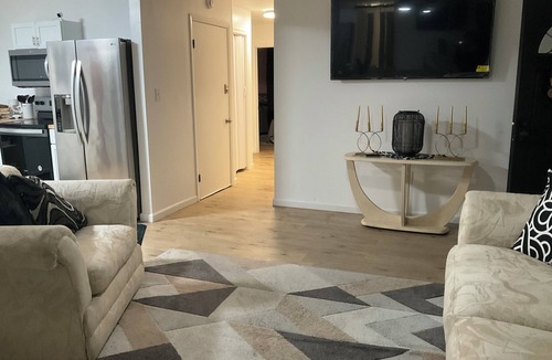 Magnolia House | Newly renovated single family home with attached guest suite