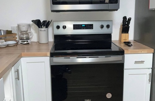 Magnolia House | Newly renovated single family home with attached guest suite