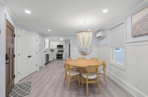 Sea Bright House | Newly Renovated Spacious 5-bedroom + Rooftop Deck + Walk to Everything