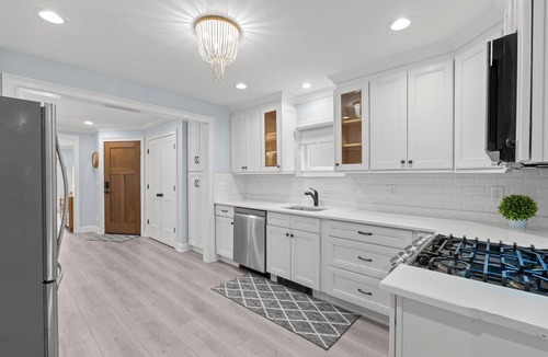 Sea Bright House | Newly Renovated Spacious 5-bedroom + Rooftop Deck + Walk to Everything