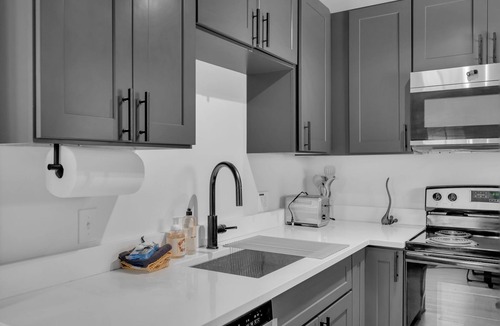 Charter Hills Ski Chalet | Newly renovated, Cozy and Family Friendly!