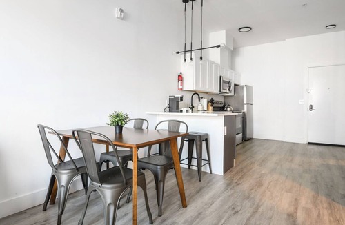 Elizabeth Apartment | Nice 1BR next to EWR 97hf
