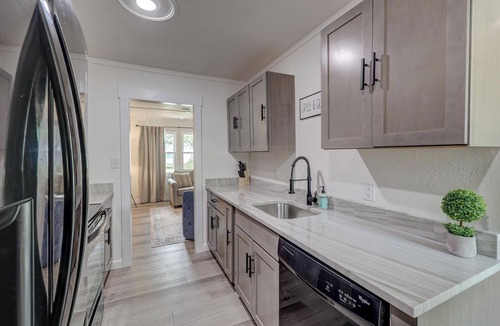 Joplin House | Nice 2bed for mid term. Close to Joplin hospitals. Utilities and wifi included.