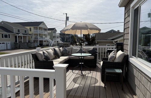Ventnor City House | Nice Family-Style Shore House with hot tub - 3 mins from the beach