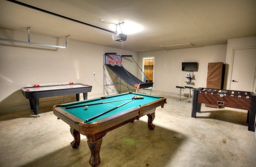 Broken Arrow House | Nivi's Niche - Relaxing Retreat for the Whole Family!