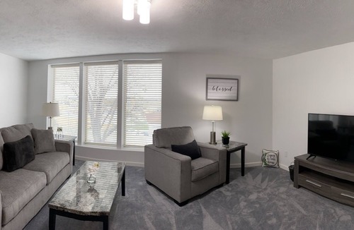 Norfolk Condo | Norfolk luxury 2 bedroom upscale area by hospital
