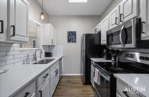 Village At Walnut Creek Apartment | North Austin Retreat Near The Domain, Q2 Stadium & Walnut Creek Trails