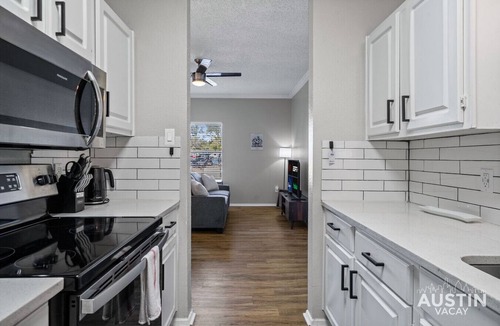 Village At Walnut Creek Apartment | North Austin Retreat Near The Domain, Q2 Stadium & Walnut Creek Trails