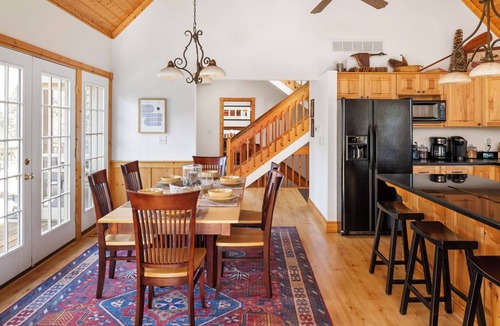 The Galena Territory House | North Woods Lodge Vibes Hot Tub+Fire Pit 3 Seasons Room Galena Territory Retreat