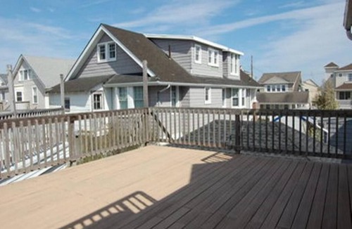 Gardens House | Northend 3 Bedroom, 2nd Floor Rental – Walk to Beach & Boardwalk!