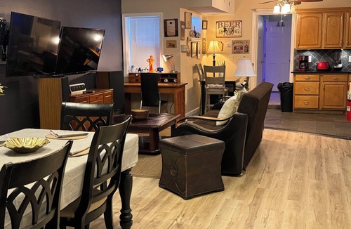 Union City Apartment | NY/NJ Tennis Suites - Sleeps 40 - 15 Mins to NYC