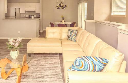 Greenbrier West Apartment | Nyakio Suite