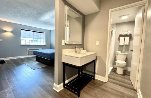 Schiller Park Hotel | O'Hare Inn & Suites