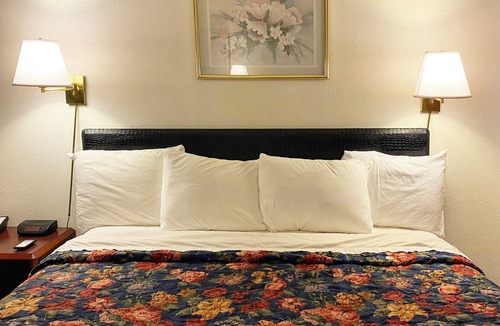 Oak Grove Hotel | Oak Grove Inn