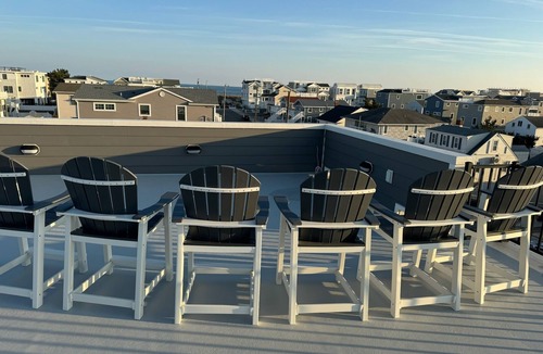 Surf City House | OCEAN BLOCK - BRAND NEW HOME W HEATED POOL AND ELEVATOR
