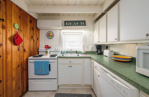 Rehoboth by the Sea House | Ocean Block Pet Friendly Cottage in Dewey Beach