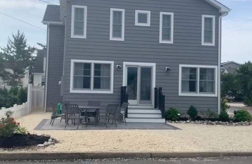 Beach Haven Park House | Ocean Block Spacious 5-bedroom house with central AC, Six Houses to Beach!