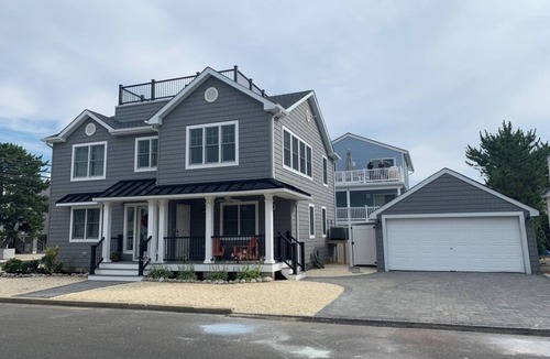 Beach Haven Park House | Ocean Block Spacious 5-bedroom house with central AC, Six Houses to Beach!