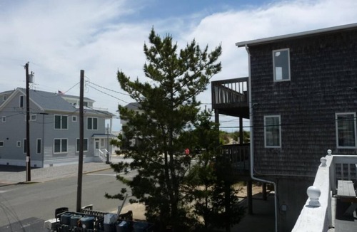 Surf City House | Ocean Block. Surf City. Duplex. Beach Badges. WIFI. Updated Kitchen. Deck.Surf.
