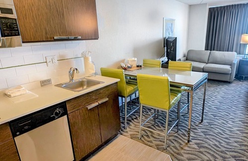 Atlantic City Apartment | Ocean Front Luxury Comfy Queen Bed
