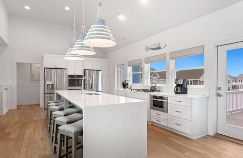 Ocean Sands House | Ocean Shores: Semi-Oceanfront, Pool, Elevator