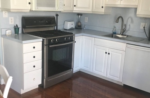 The Dunes House | Ocean side 3 Bdrm - 8 to beach - 1st floor, clean, bright & comfortable