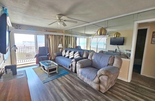 North Myrtle Beach House | Ocean View Villas- First Floor Ocean Front Condo