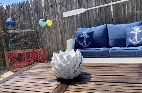 Surf City House | OceanBlock! 6 houses to beach. Spring - fall weekends available