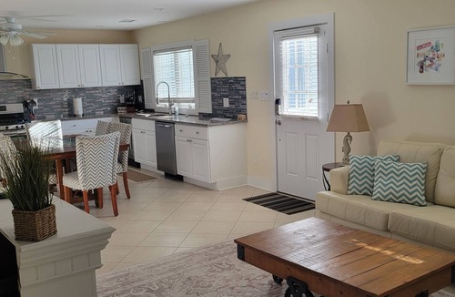 Wall House | Oceanblock Paradise beach house in Belmar - pool, AC, WiFi., steps to beach