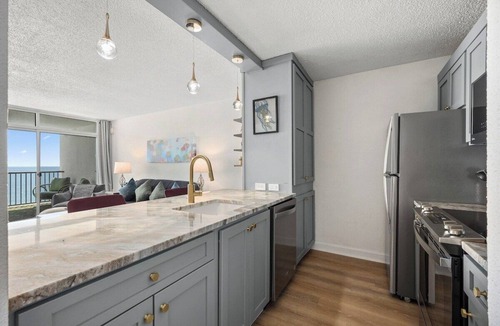 Little Salisbury Condo | Oceanfront 2 Bedroom-Sleeps 8-Linens-Laundry-Pool