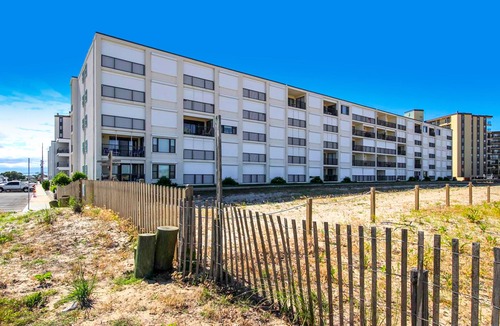 North Ocean City Condo | Oceanfront condo near golf with beach access, balcony, views, & washer/dryer