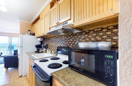 Midtown Ocean City Condo | Oceanfront Condo with Private Balcony, Beach Access, WiFi & Washer/Dryer